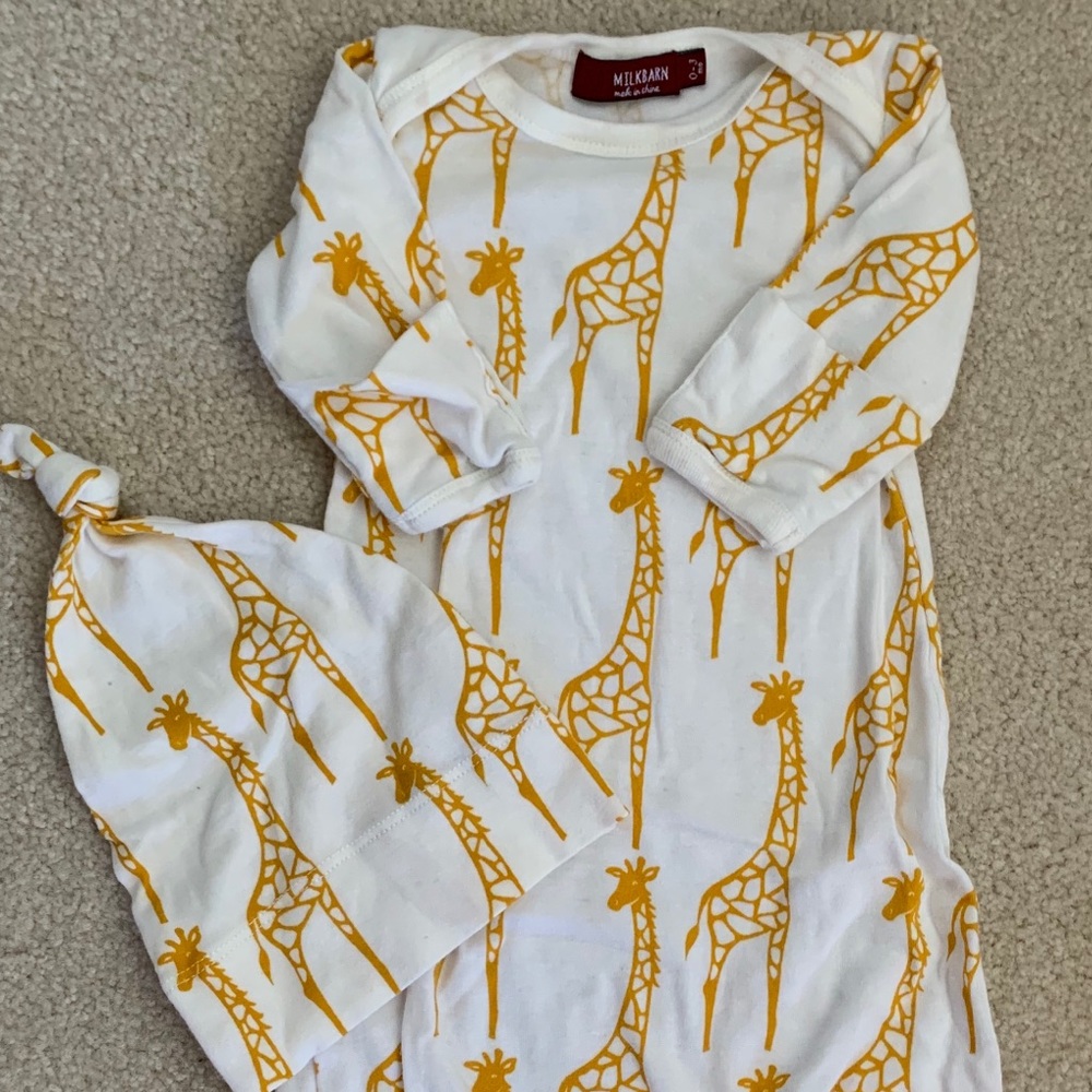 Milkbarn Giraffe gown and hat set